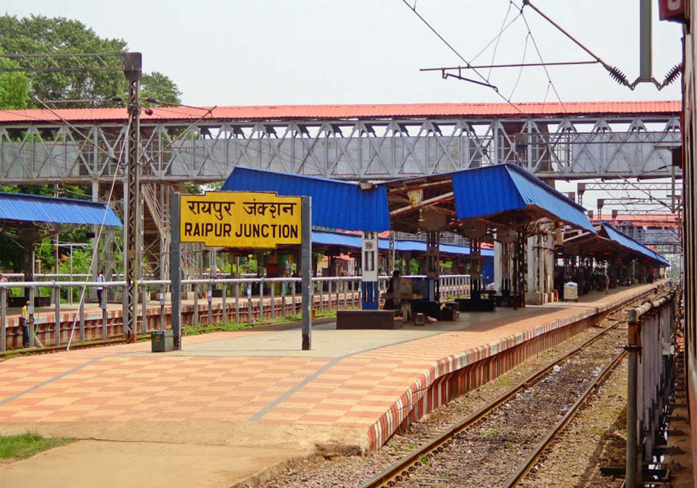 raipur tourist places near railway station